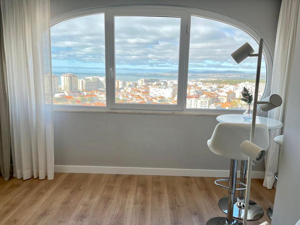 T2 Com Uma Vista Deslumbrante Sobre O Atlantico! Daire Costa da Caparica Dış mekan fotoğraf