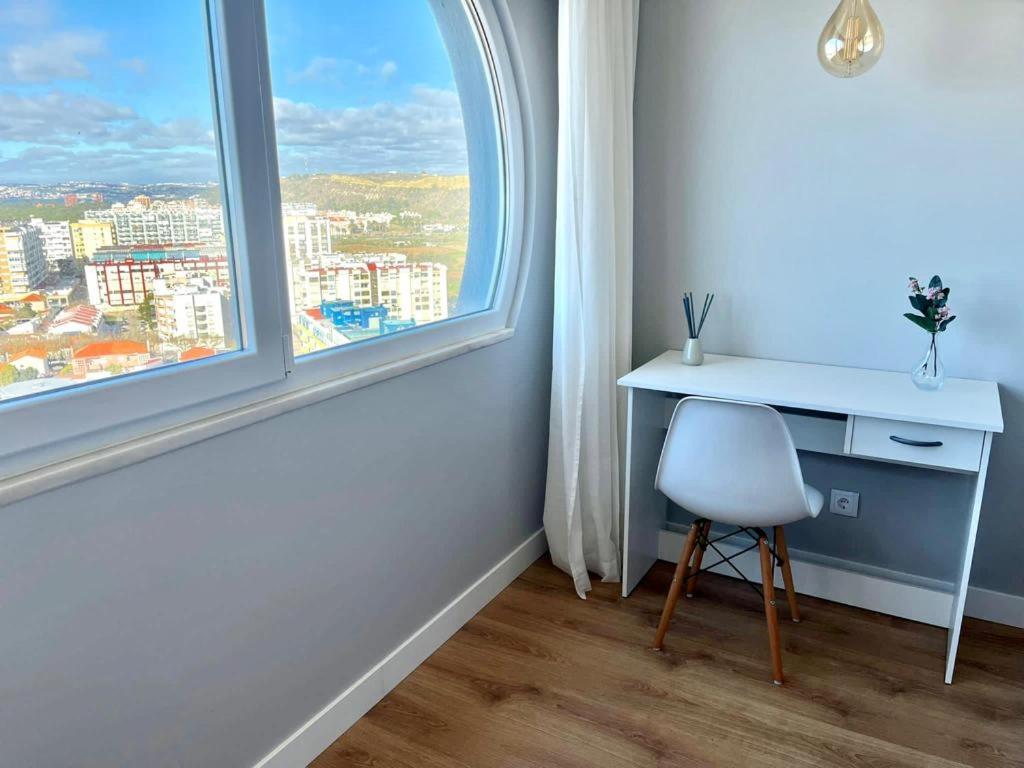 T2 Com Uma Vista Deslumbrante Sobre O Atlantico! Daire Costa da Caparica Dış mekan fotoğraf